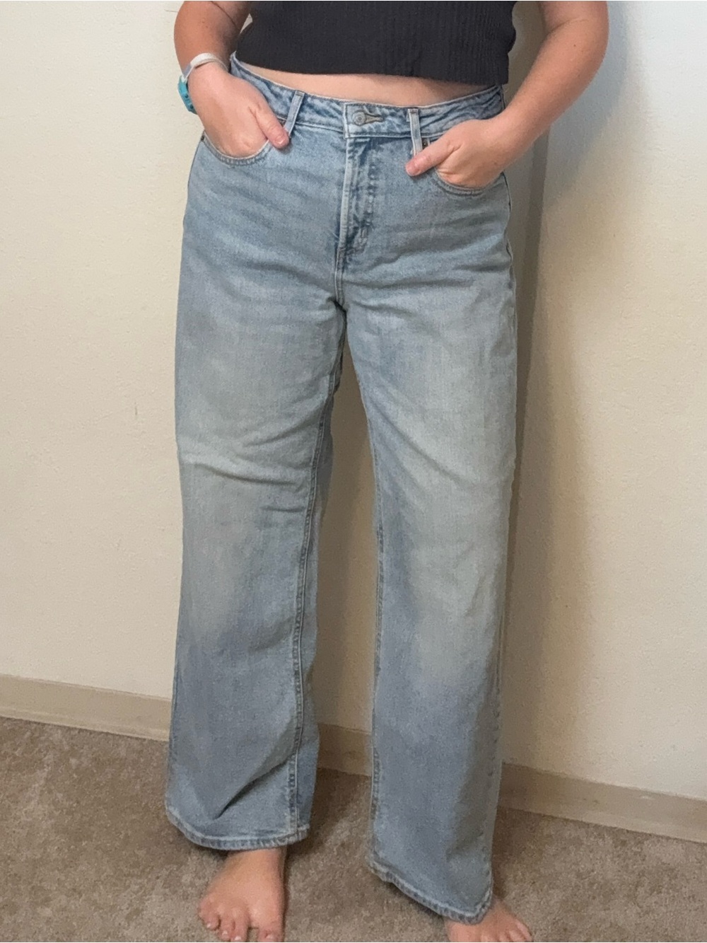Old Navy Extra High Rise Sky-Hi Wide Leg Light Wash Jeans